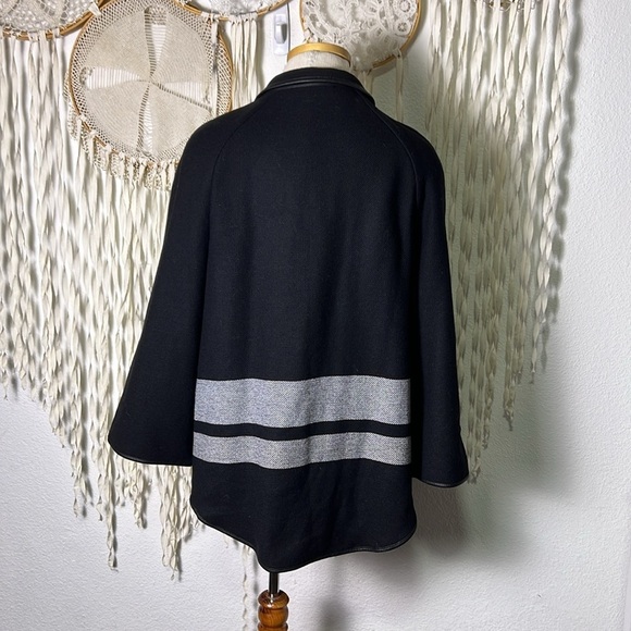 Karen Millen Wrap Front Cape in Black And Gray Merino Wool Blend US8 - Picture 6 of 13